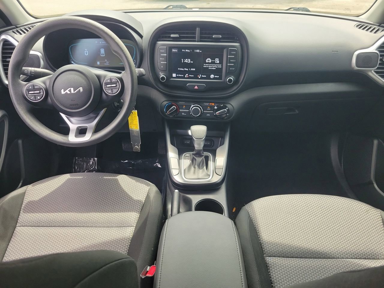 Used 2025 Kia Soul LX w/ LX Technology Package FWD image 11