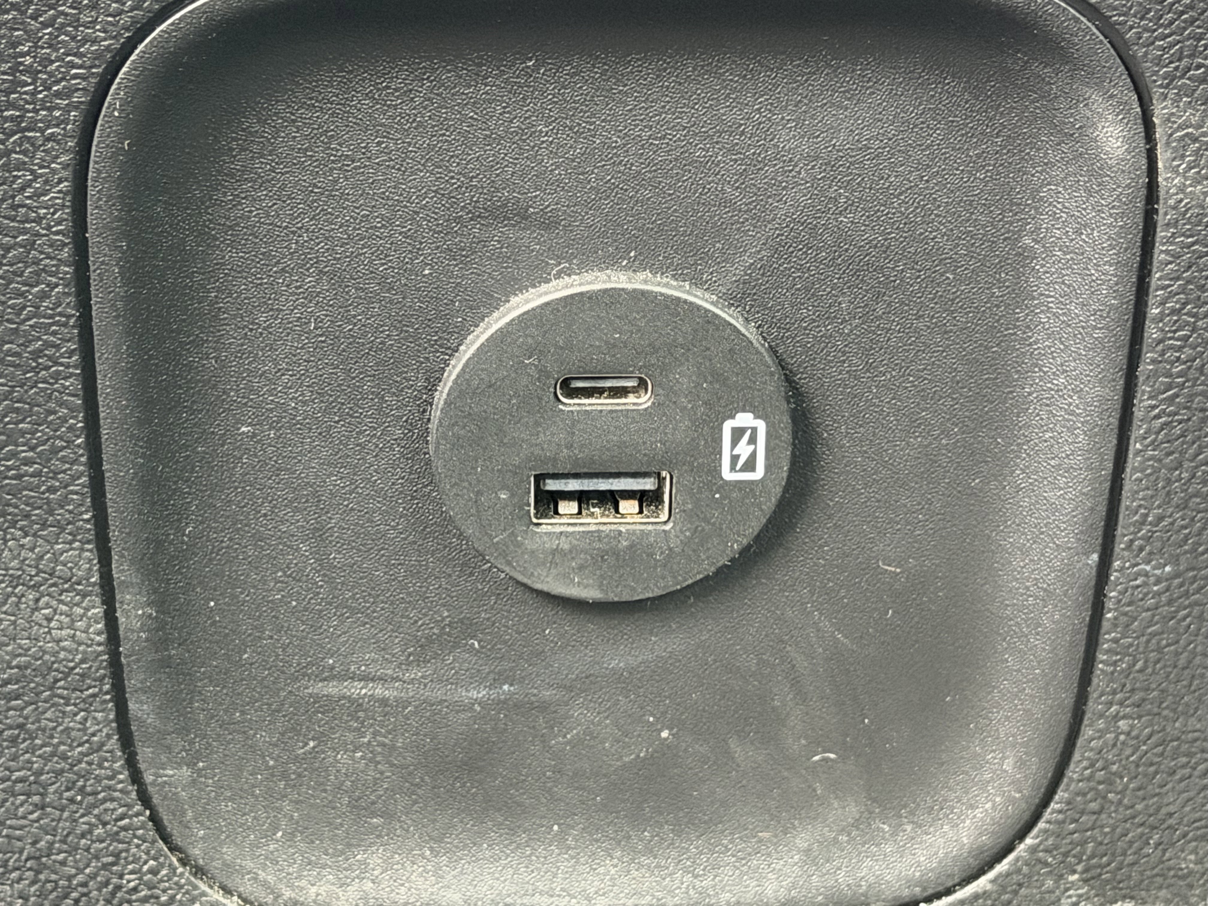 Used 2022 Ford Escape SE w/ Cold Weather Package image 26