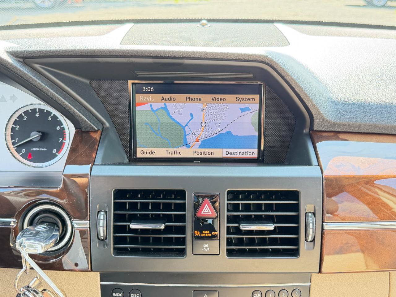 Used 2011 Mercedes-Benz GLK 350 4MATIC image 22
