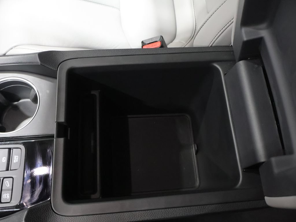 Used 2025 Honda Pilot Touring image 35