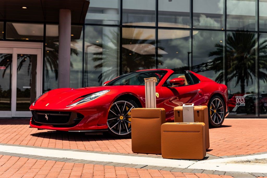 Used 2023 Ferrari 812 GTS RWD image 9