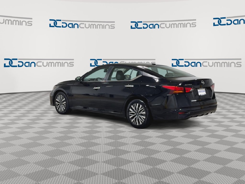 Used 2025 Nissan Altima 2.5 SV FWD image 6