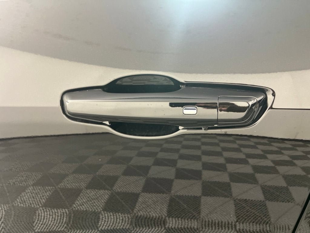 New 2027 Chevrolet Traverse RS FWD image 14