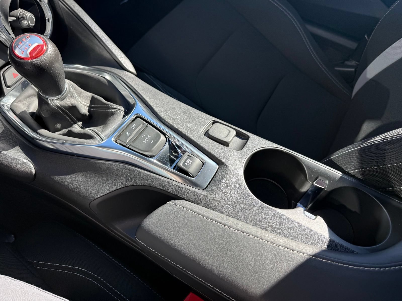 Used 2019 Chevrolet Camaro SS RWD image 18
