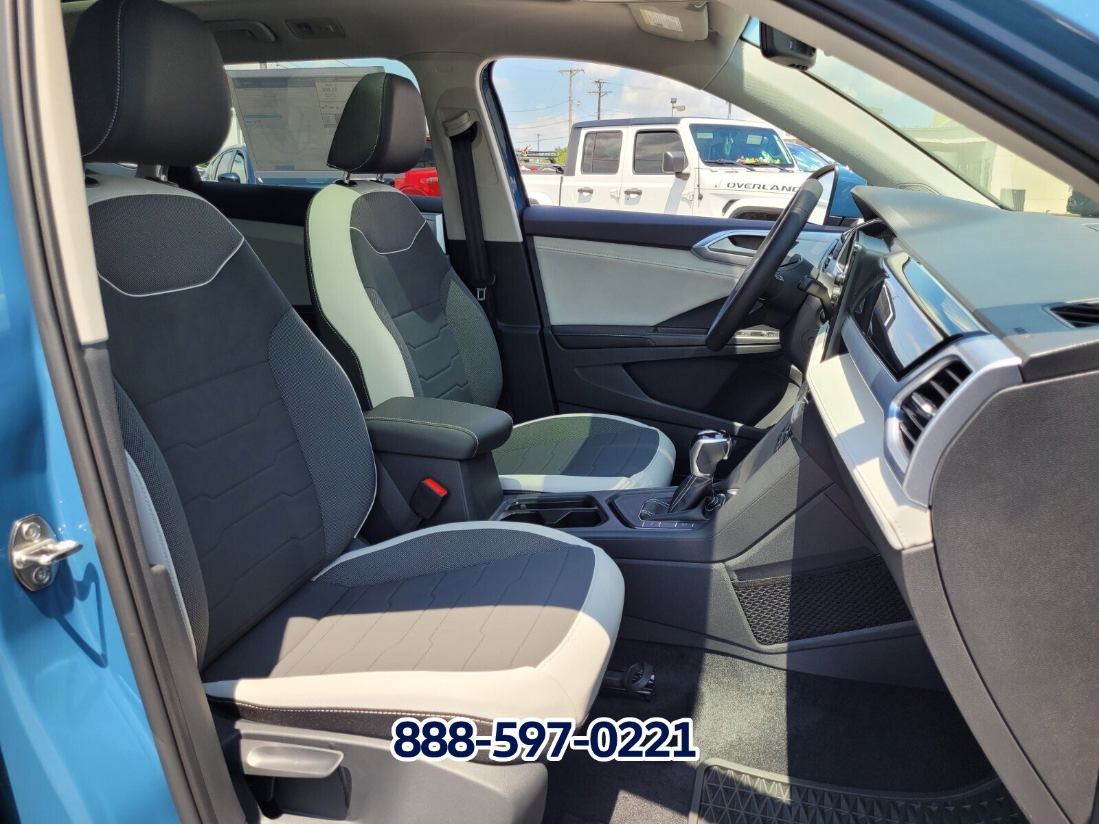 New 2025 Volkswagen Taos SE image 10