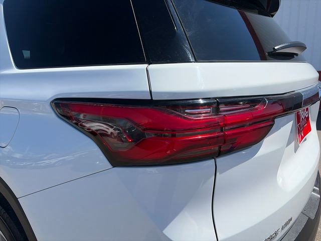 Used 2022 Chevrolet Traverse LT AWD/4WD image 19