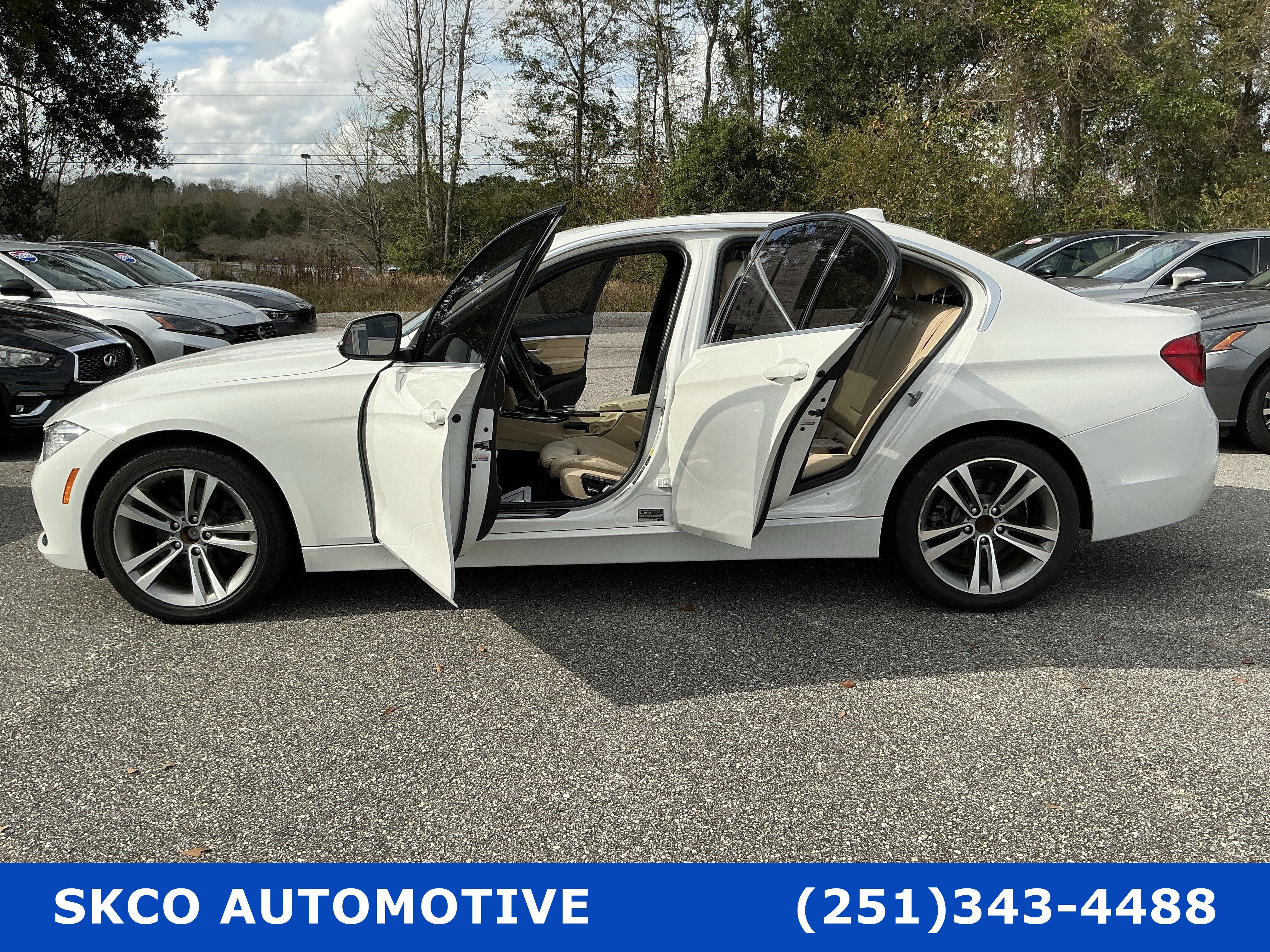 Used 2017 BMW 330i xDrive Sedan w/ Premium Package AWD/4WD image 57