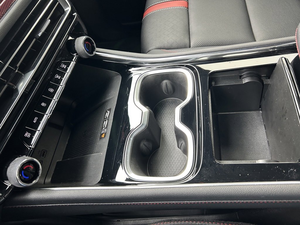 Used 2025 Chevrolet Traverse RS image 35