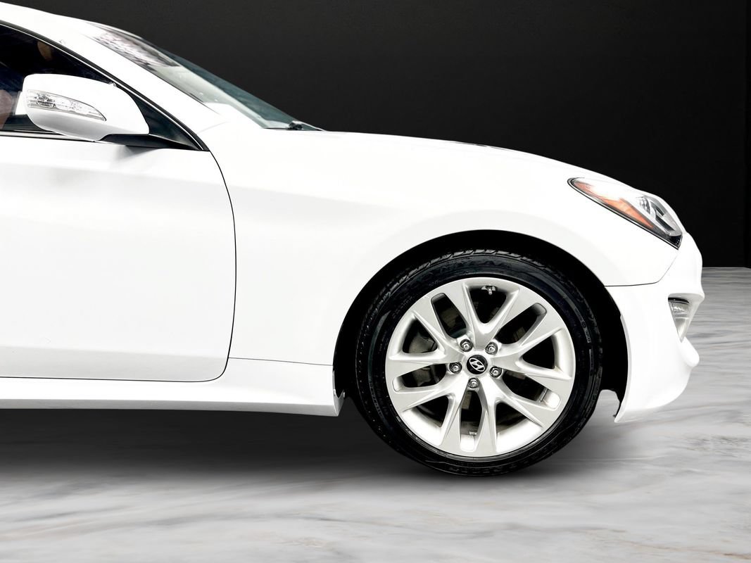 Used 2016 Hyundai Genesis 3.8 RWD image 11