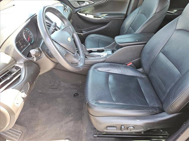 Used 2018 Chevrolet Malibu LT w/ Leather Package FWD image 10