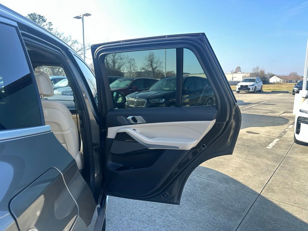 Used 2021 BMW X5 sDrive40i w/ Premium Package image 29