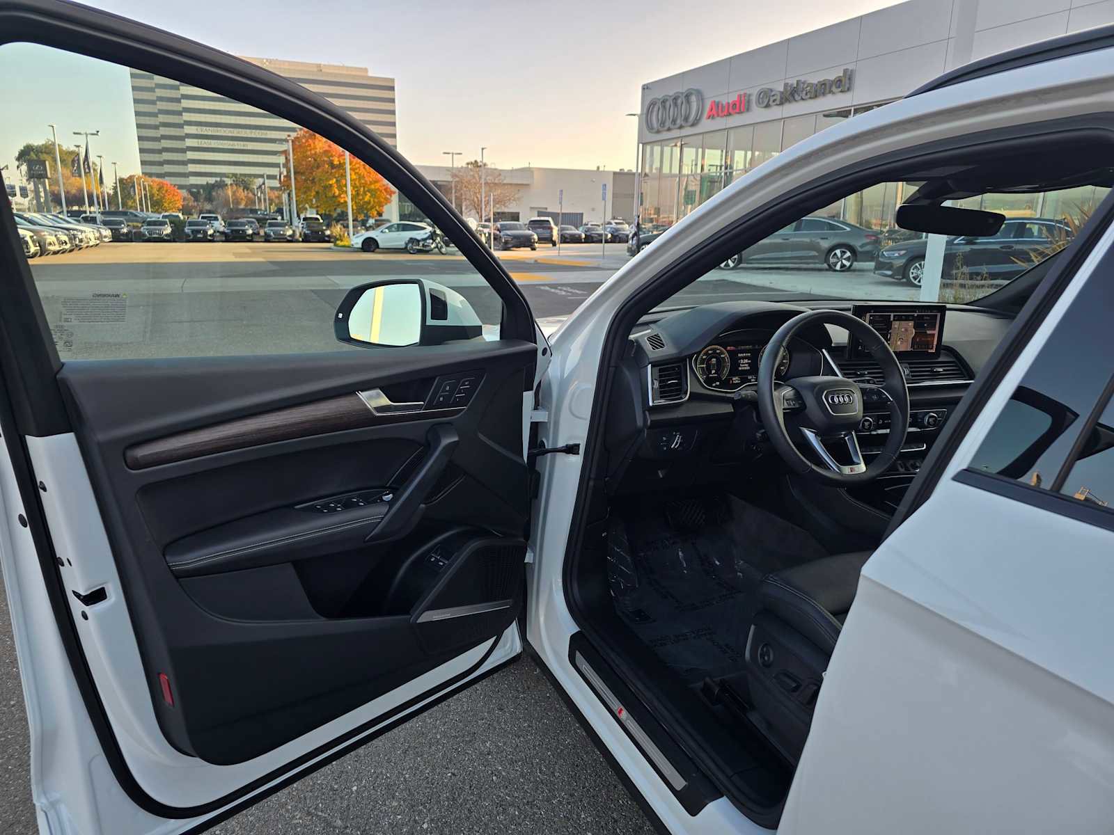 Certified 2025 Audi Q5 e Premium Plus w/ Premium Plus Package image 21