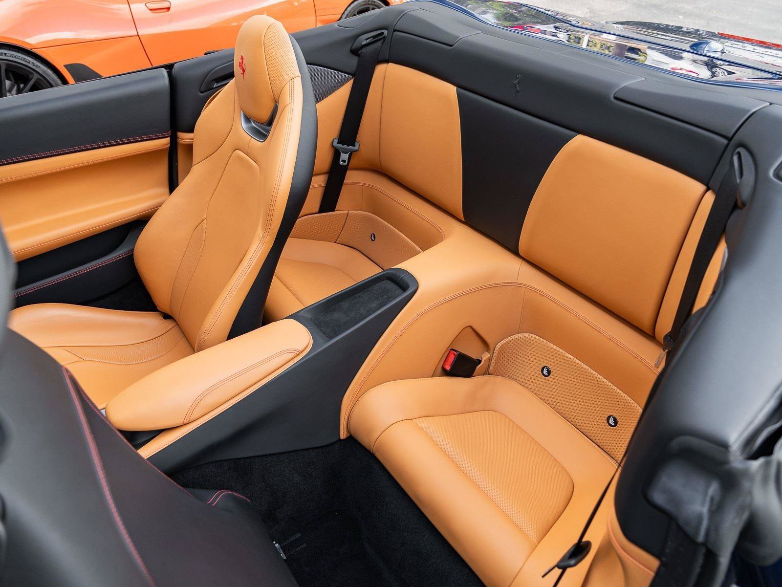 Used 2019 Ferrari Portofino RWD image 30