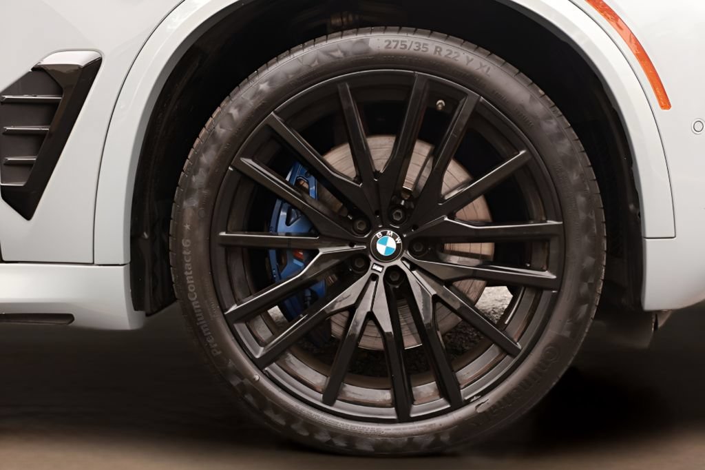 Used 2024 BMW X5 M60i AWD/4WD image 14