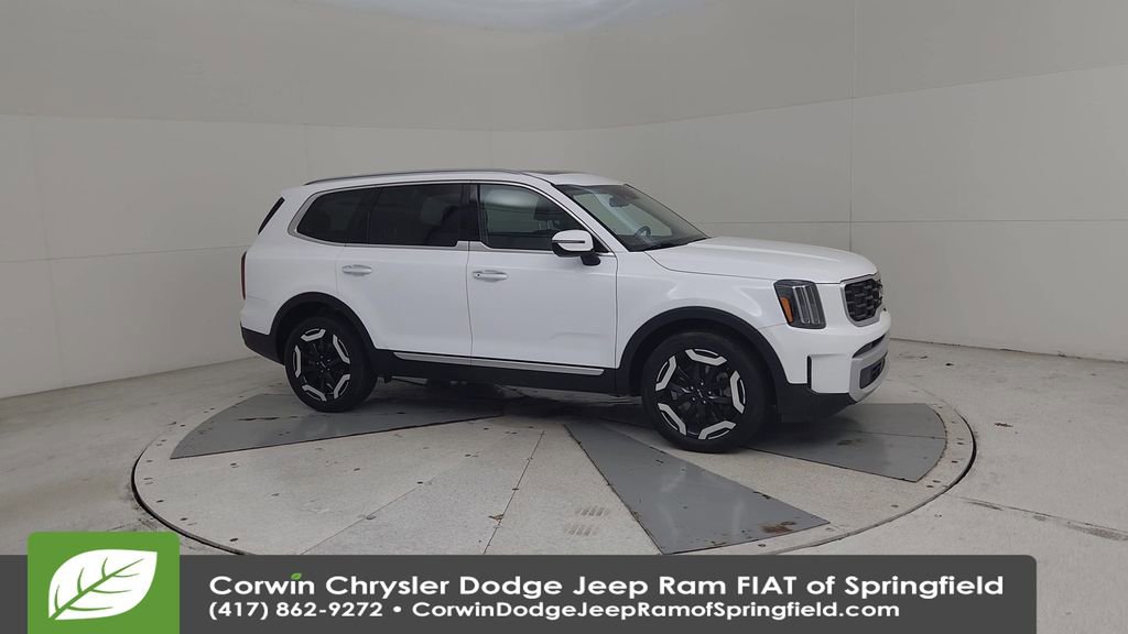 Used 2025 Kia Telluride S FWD video 2