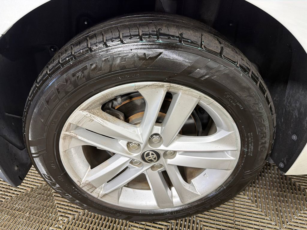 Used 2021 Toyota Corolla SE w/ SE Preferred Package image 17