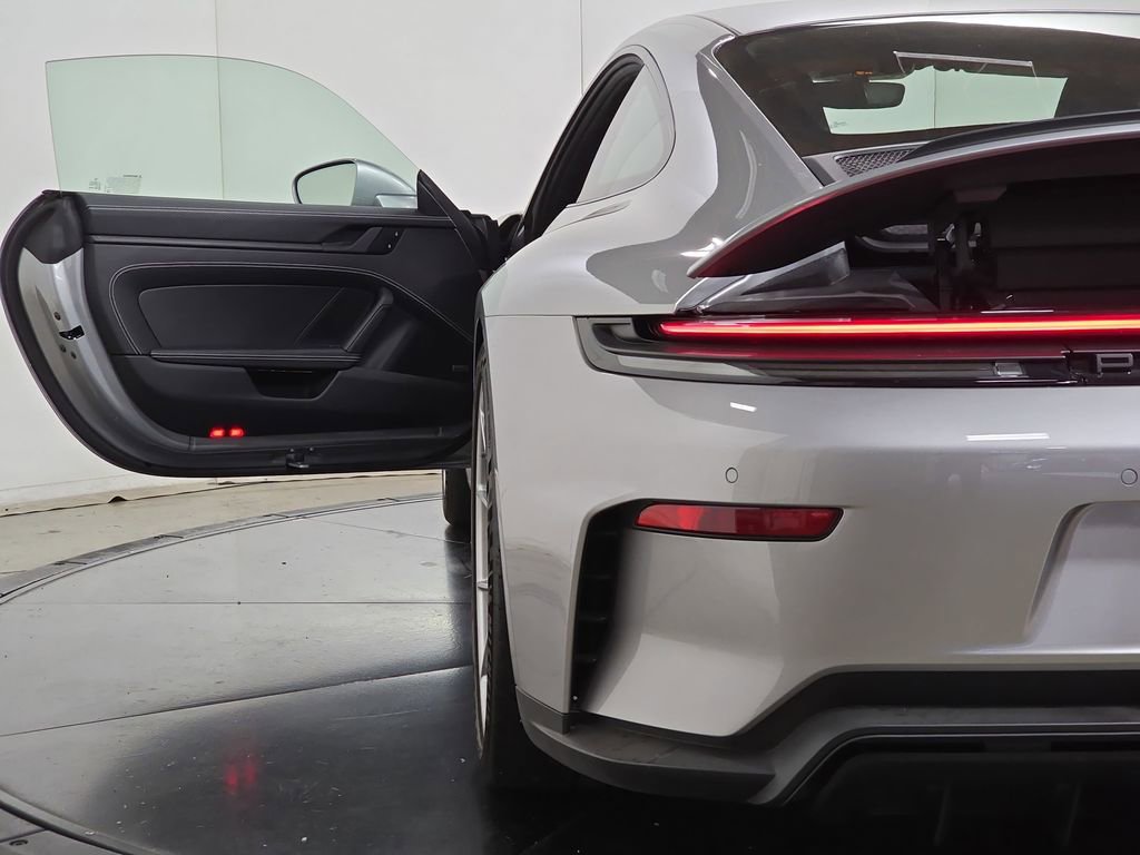 Certified 2025 Porsche 911 GT3 image 31