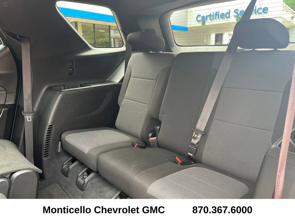 Used 2023 Chevrolet Traverse LT FWD image 25