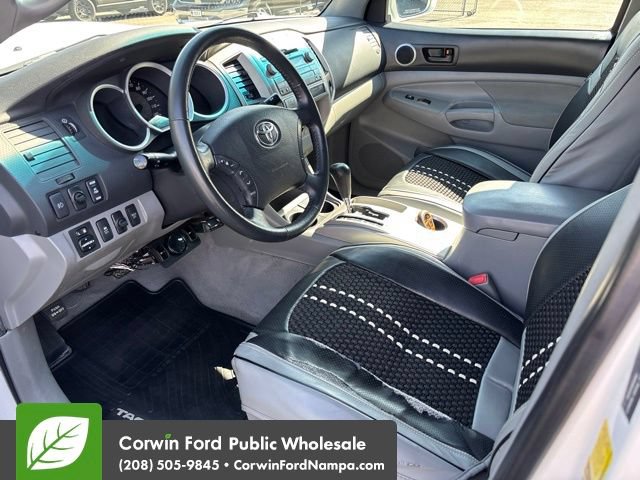 Used 2011 Toyota Tacoma 4x4 Access Cab V6 w/ TRD Sport Pkg image 11