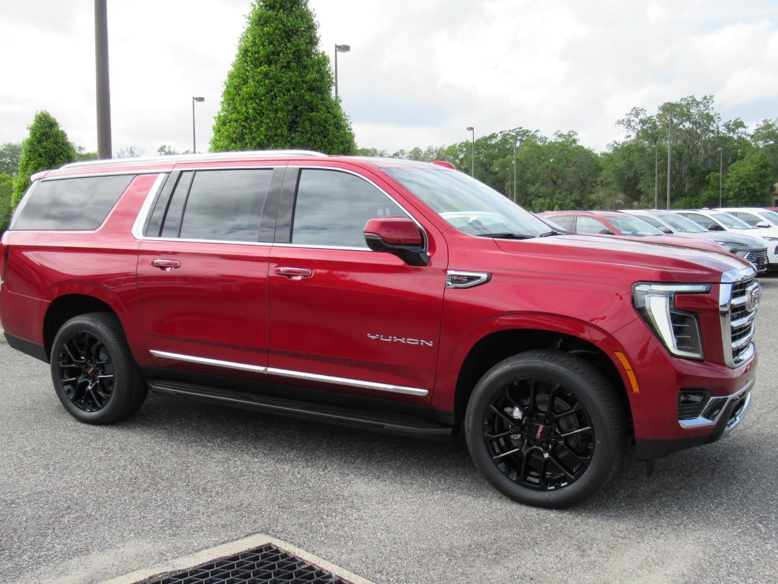 New 2026 GMC Yukon XL Elevation RWD image 2