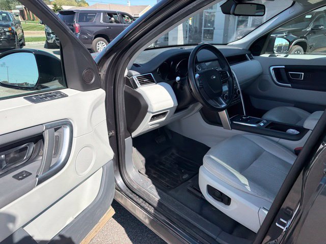 Used 2019 Land Rover Discovery Sport HSE AWD/4WD image 38