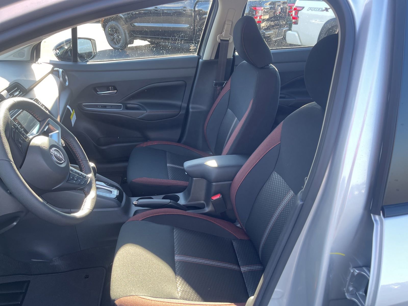 New 2025 Nissan Versa SR w/ Trunk Package image 16