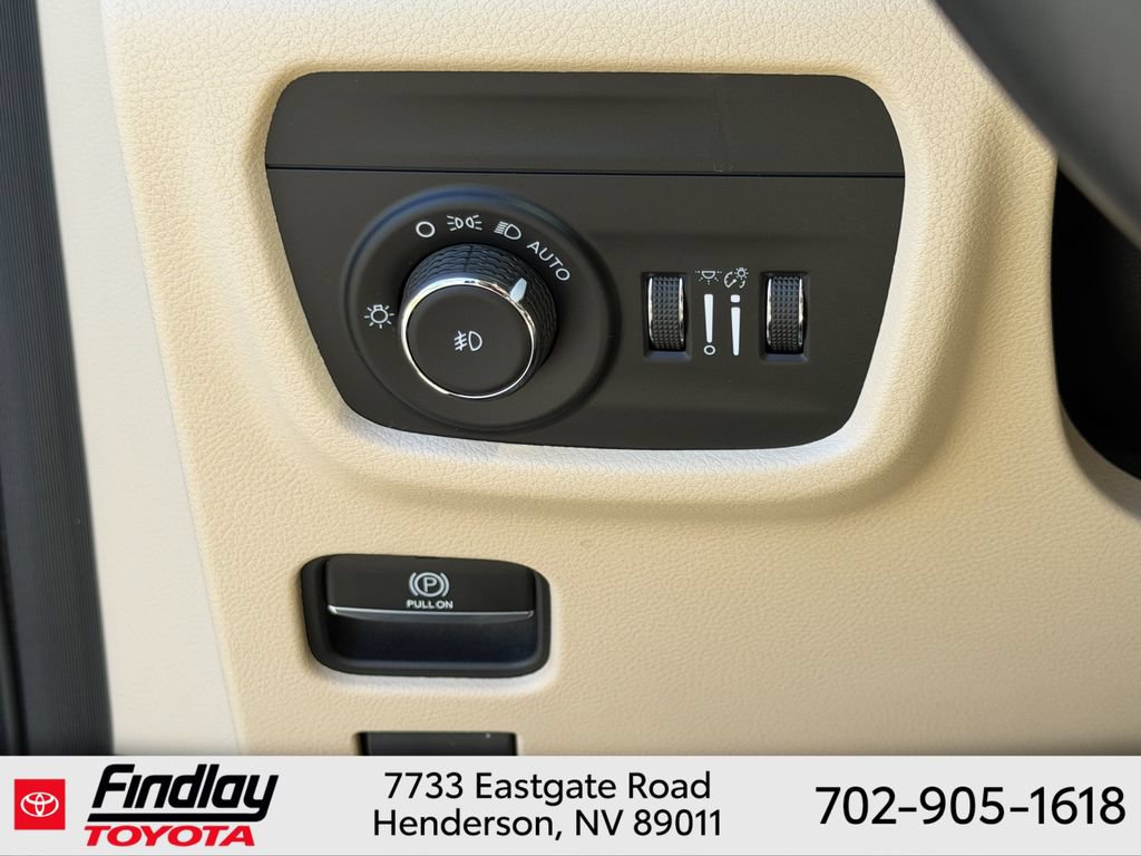 Used 2021 Jeep Grand Cherokee L Limited AWD/4WD image 23