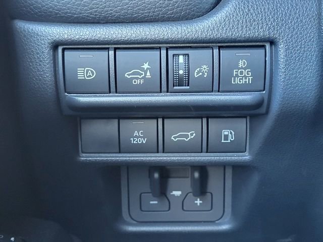 Used 2025 Toyota Land Cruiser image 22