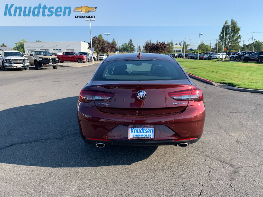 Used 2018 Buick Regal Essence w/ Driver Confidence Package #1 FWD image 6