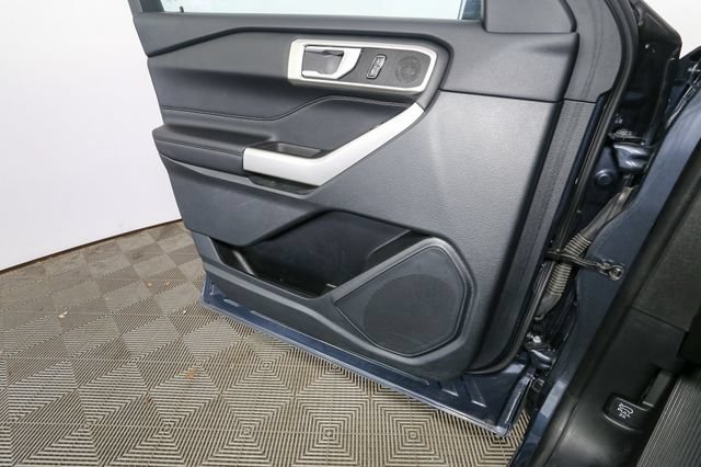 Used 2023 Ford Explorer XLT w/ Equipment Group 202A AWD/4WD image 38
