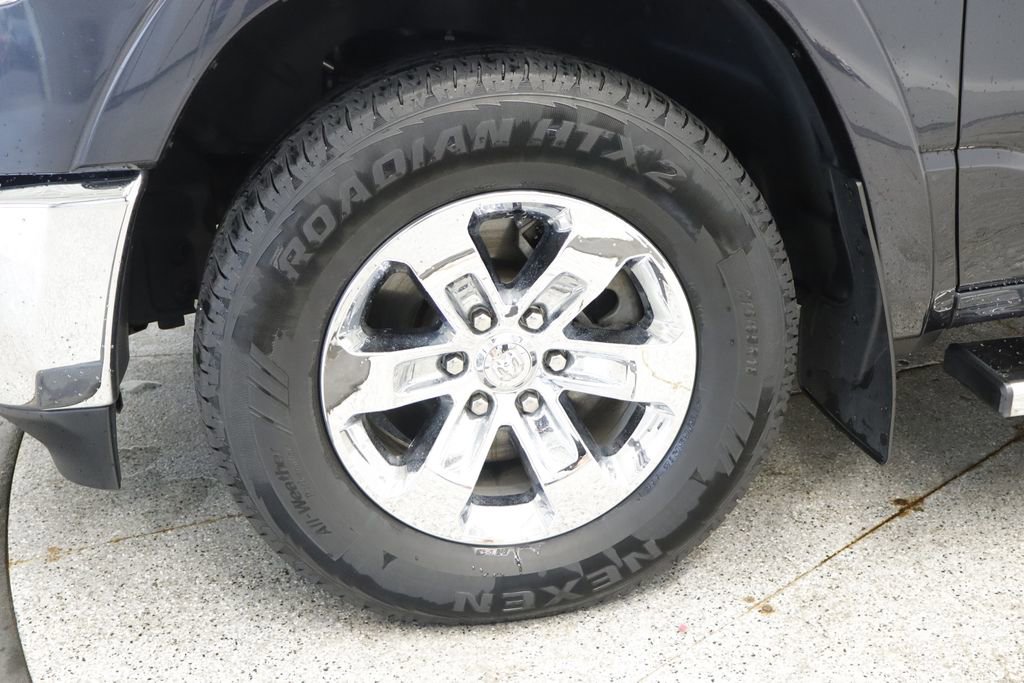 Used 2019 RAM 1500 Laramie AWD/4WD image 12