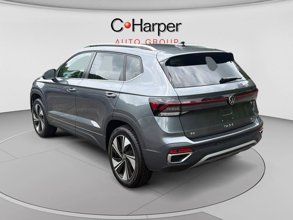 Used 2025 Volkswagen Taos SE AWD/4WD image 4