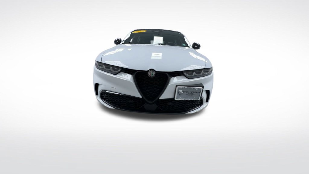 Used 2024 Alfa Romeo Tonale Veloce w/ Premium Interior Package AWD/4WD image 3