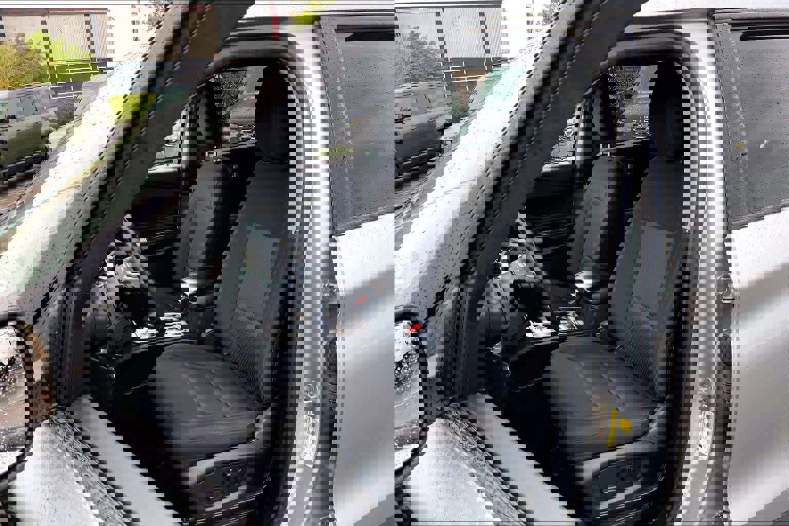 Used 2023 Ford Explorer XLT image 7