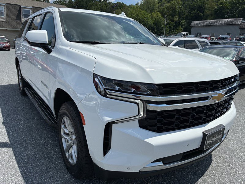 Used 2023 Chevrolet Suburban LS AWD/4WD image 3