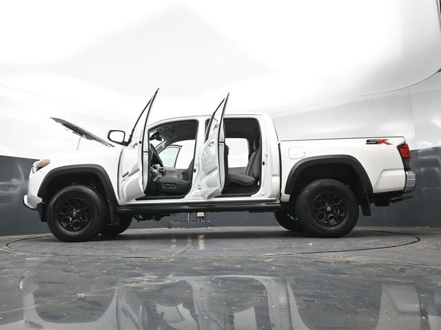 Used 2023 Toyota Tacoma SR5 AWD/4WD image 35