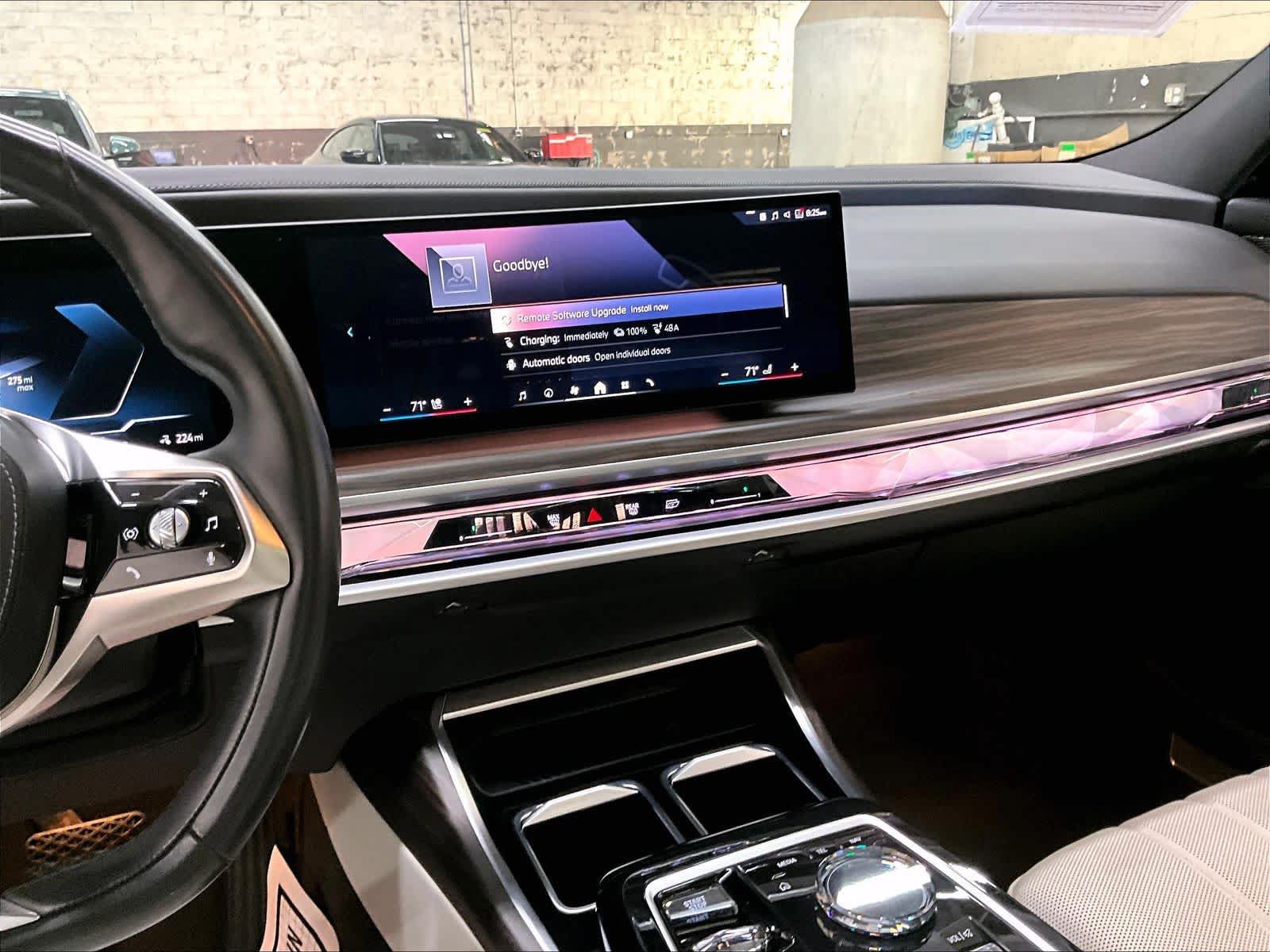 Used 2024 BMW i7 xDrive60 w/ Executive Package AWD/4WD image 9