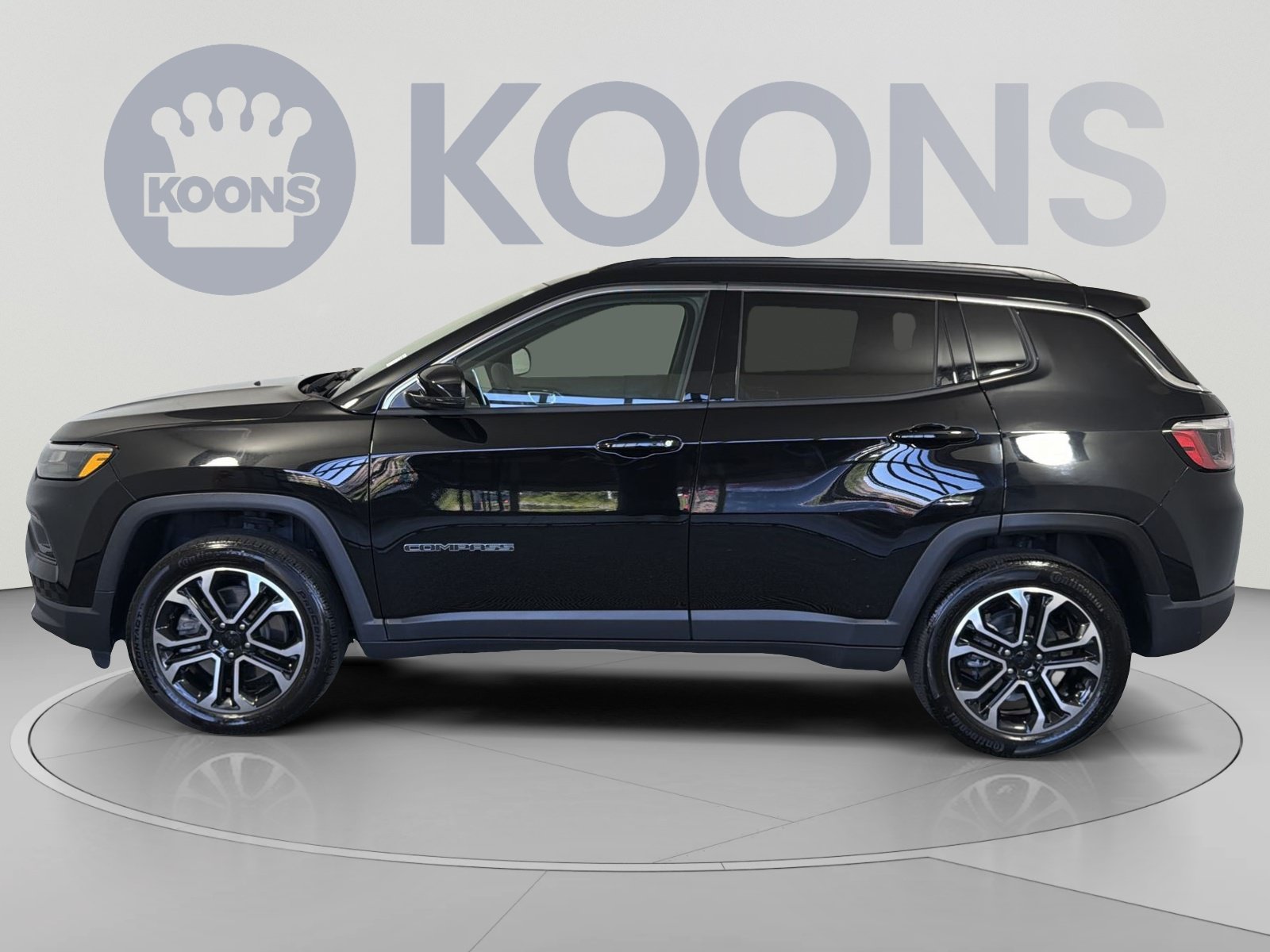 Used 2024 Jeep Compass Limited w/ Sun and Sound Group AWD/4WD image 2