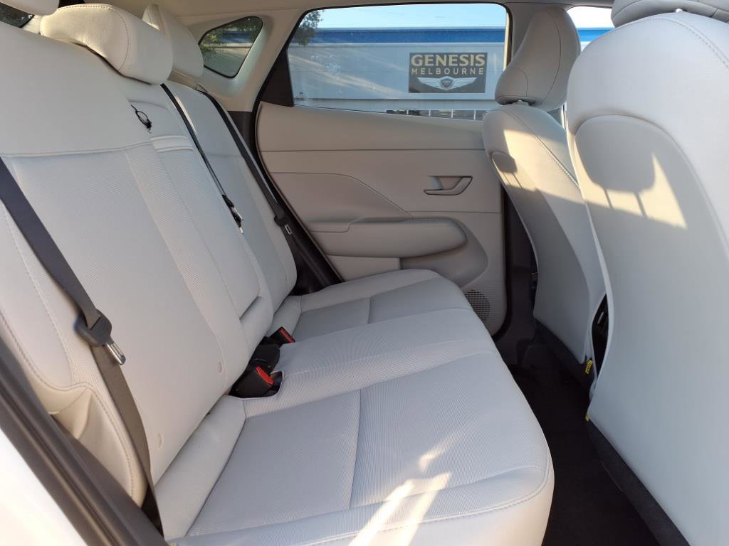 Used 2025 Hyundai Kona SEL image 30