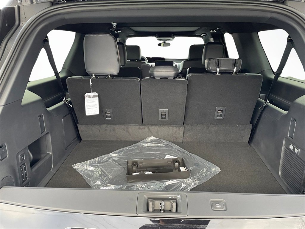 New 2025 Ford Expedition Max Platinum w/ Stealth Performance Package image 9