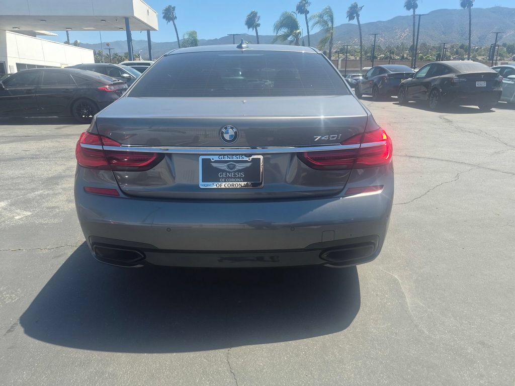 Used 2018 BMW 740i RWD image 7