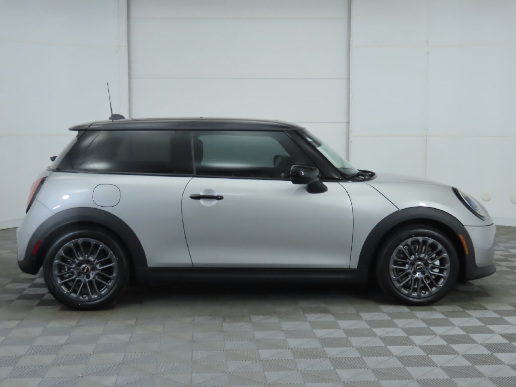 Used 2026 MINI Cooper 2-Door Hardtop FWD image 5