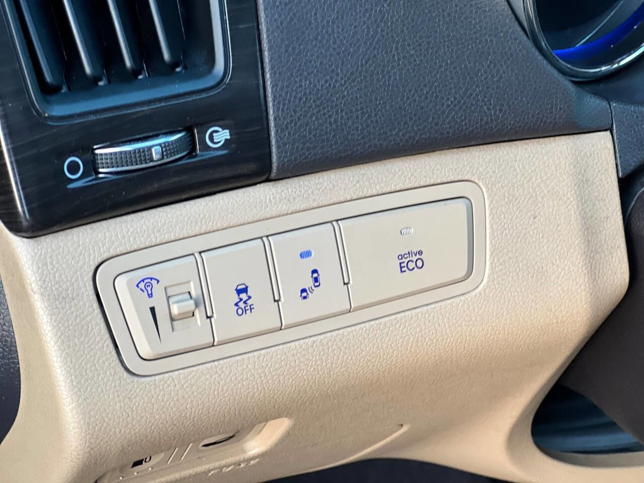 Used 2014 Hyundai Sonata Limited w/ Technology Package 05 image 16