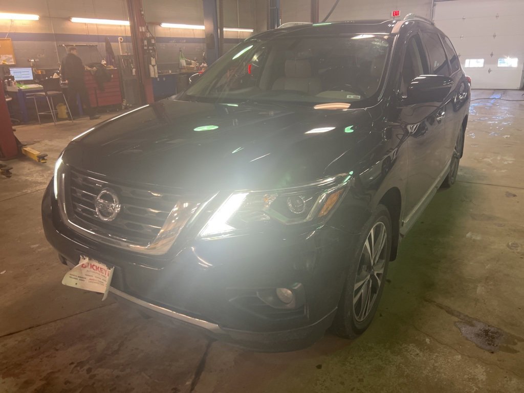 Used 2017 Nissan Pathfinder Platinum w/ Cargo Package image 1