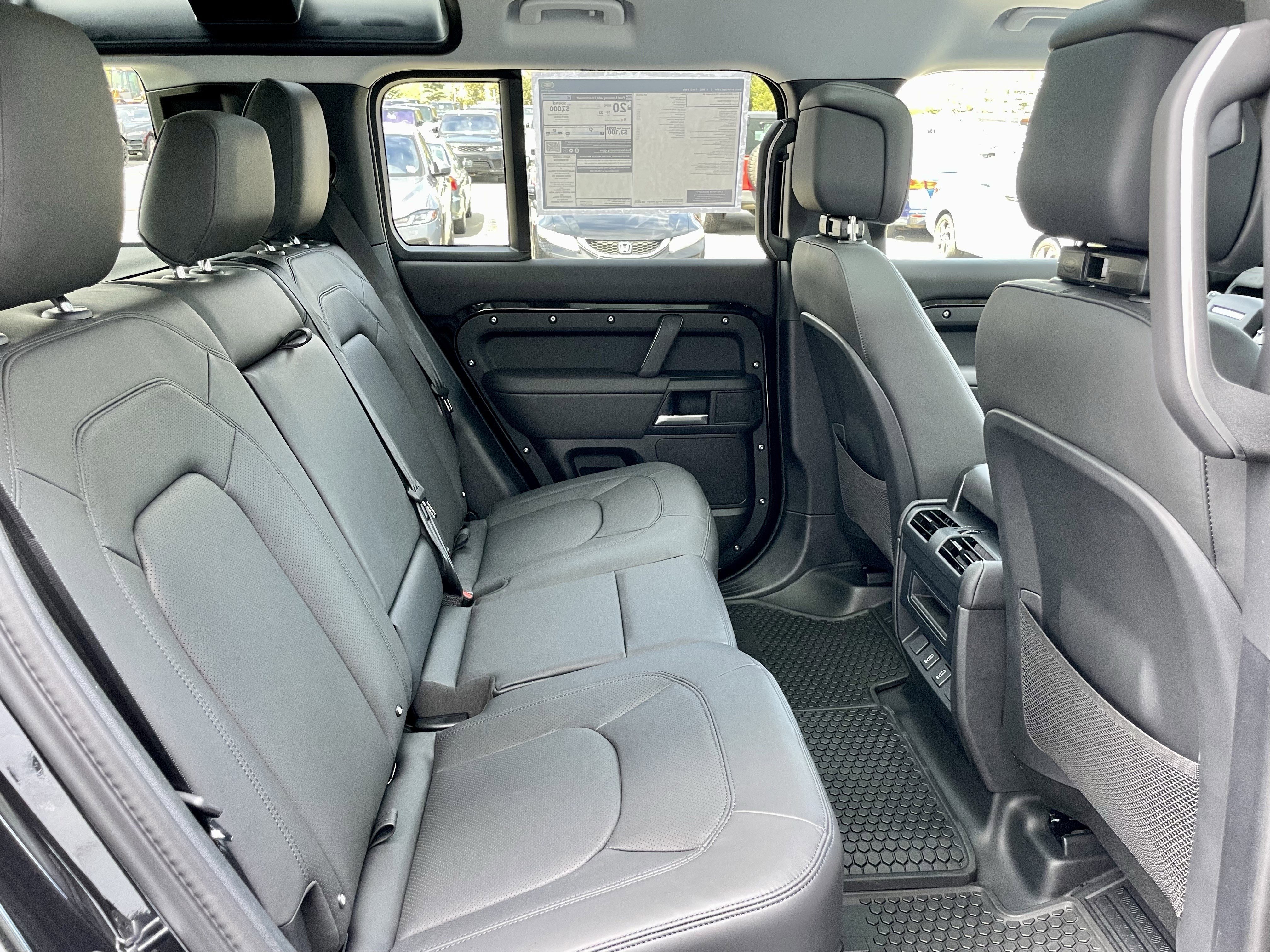 New 2026 Land Rover Defender 110 X-Dynamic SE image 31