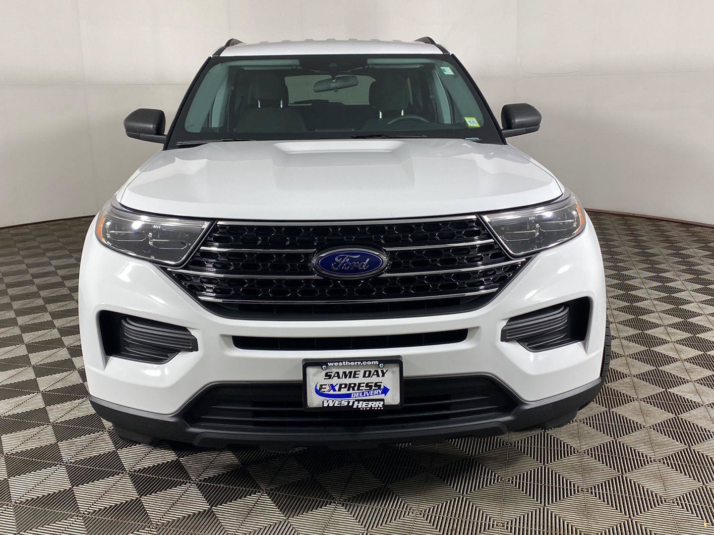 Used 2021 Ford Explorer XLT AWD/4WD image 12