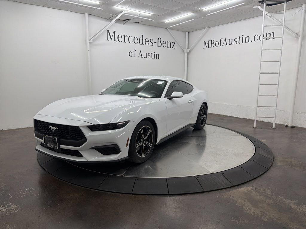 Used 2025 Ford Mustang Coupe image 3