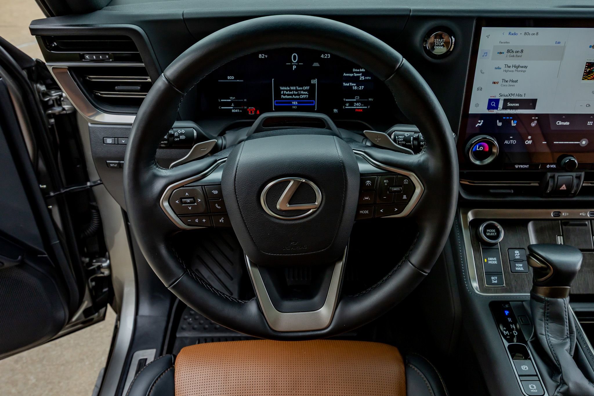 Used 2025 Lexus GX 550 w/ Accessory Package (2T) AWD/4WD image 18