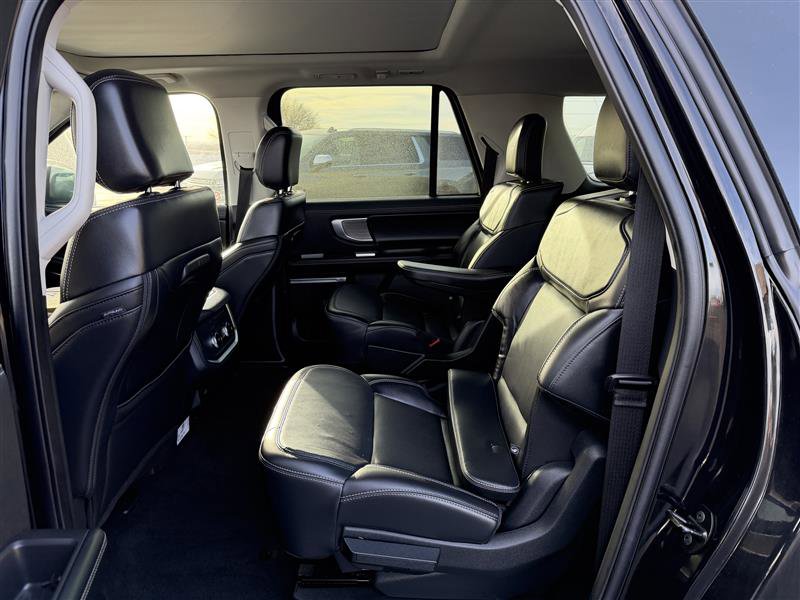 Used 2025 Ford Expedition Max Platinum image 14