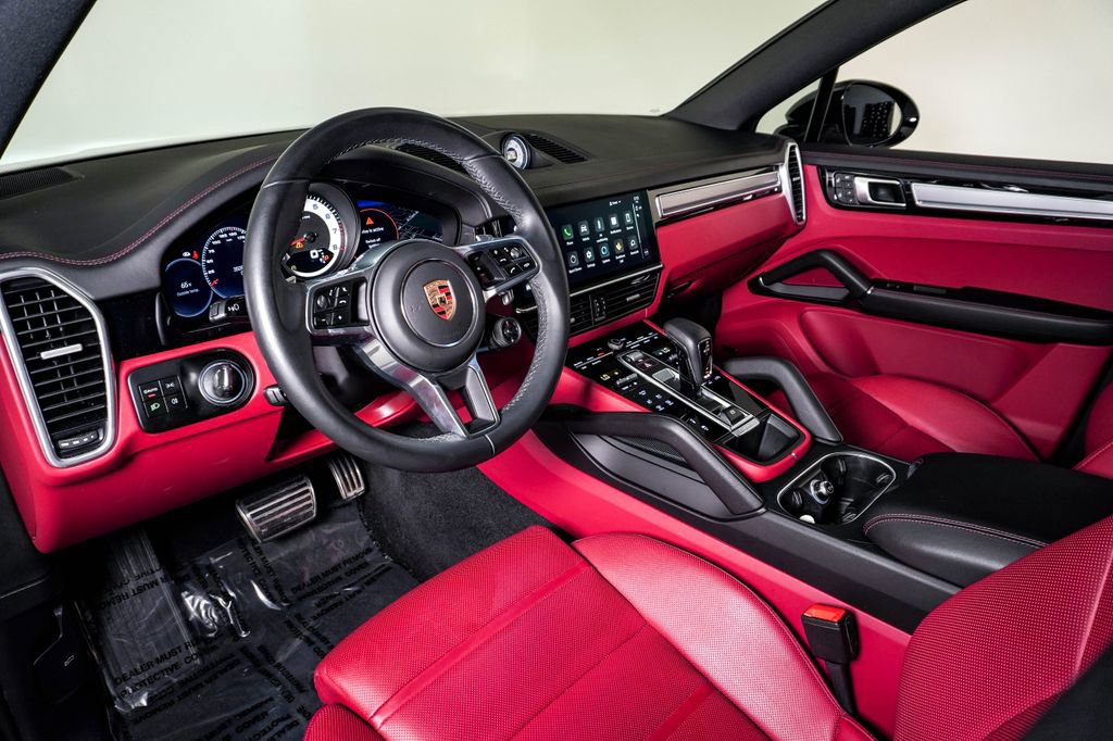 Certified 2023 Porsche Cayenne S image 4
